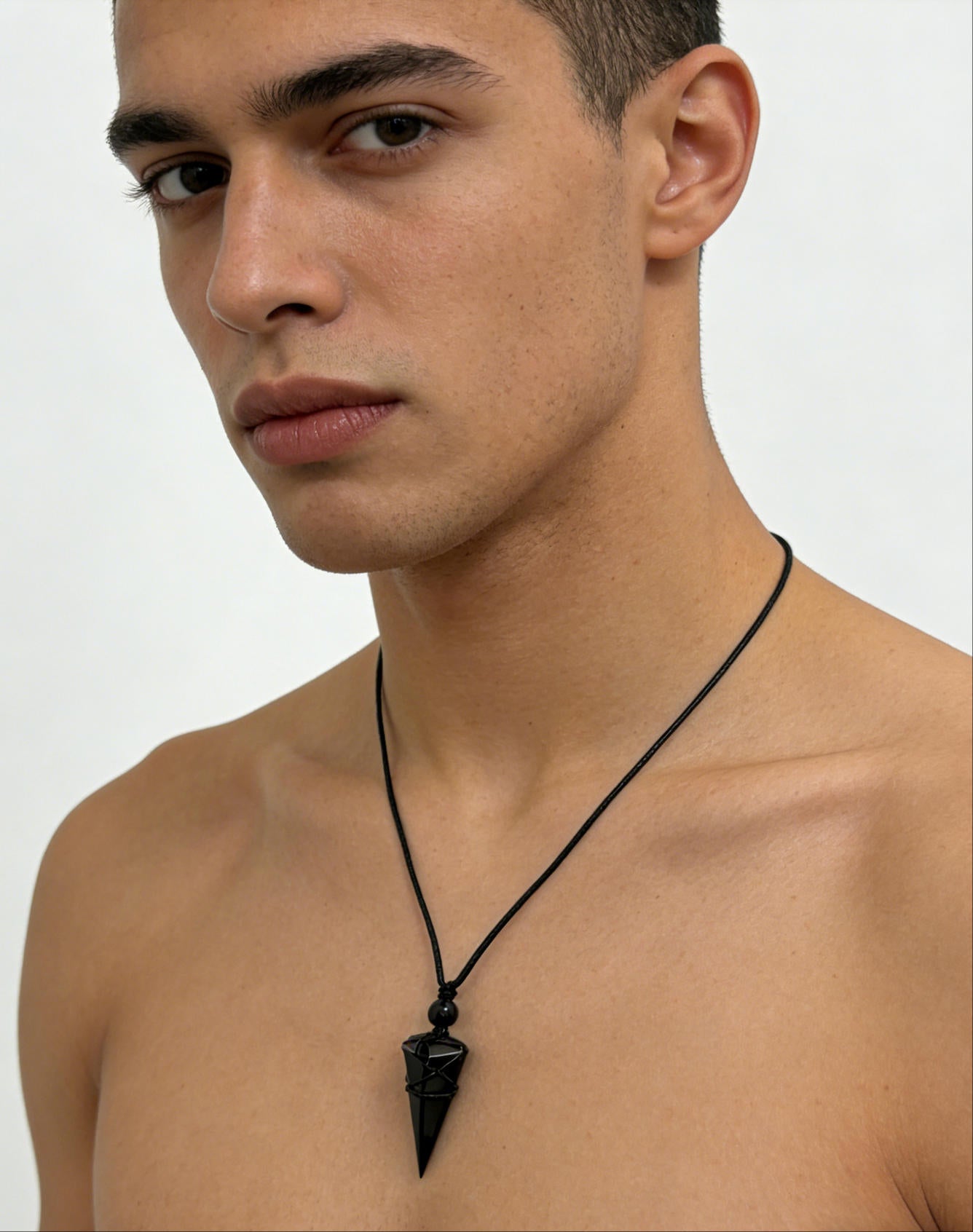 Natural Crystal Point Necklace for Men&Women – Geometric Stone Pendant in Black Tone